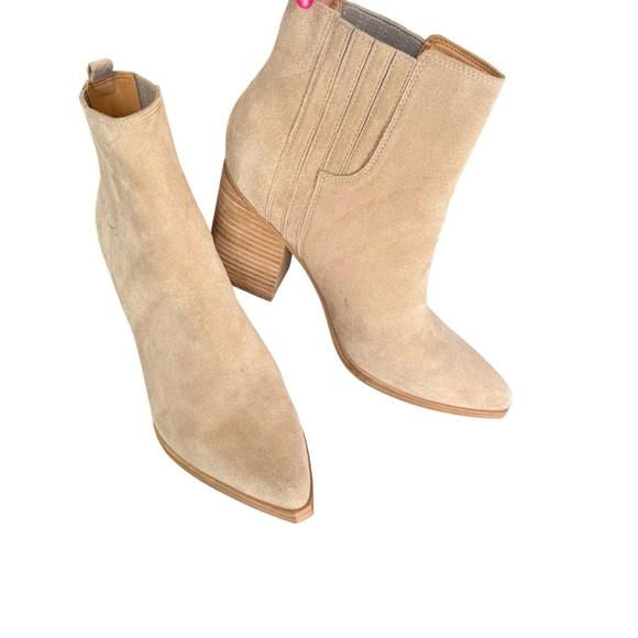 MARC FISHER OSHAY SUEDE LEATHER WESTERN BOOTIES NUDE SZ 9.5 chic boho country - Picture 4 of 9